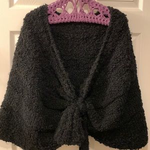 GORGEOUS BLACK HANDMADE/KNIT WRAP/TIES IN FRONT ONSZ ACRYLIC FUZZY YARN